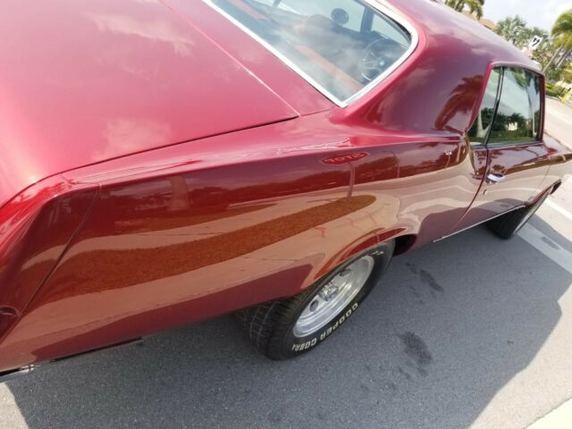 Oldsmobile Cutlass Supreme Classic 1971 image number 6