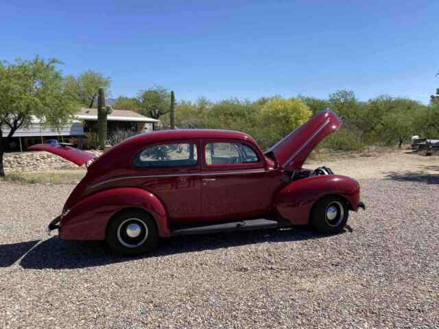 Ford 2 Door Sedan 1940 image number 5