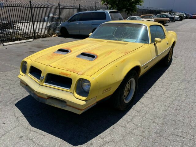 Pontiac Firebird 1976 image number 2