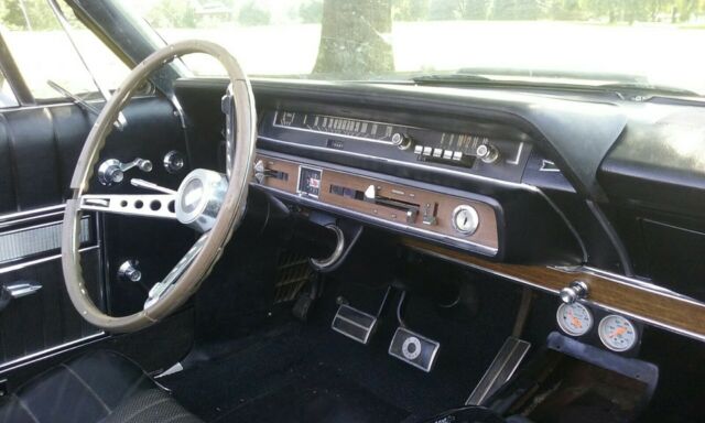 Ford Galaxie 1966 image number 0