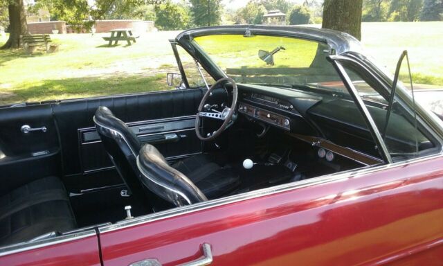 Ford Galaxie 1966 image number 2