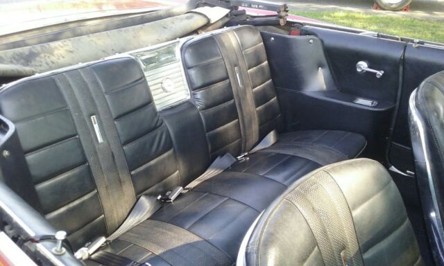 Ford Galaxie 1966 image number 4