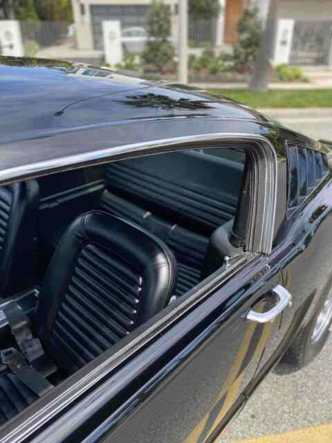 Ford Mustang Fastback 1965 image number 3