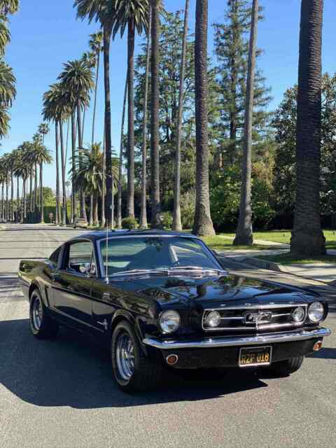 Ford Mustang Fastback 1965 image number 8