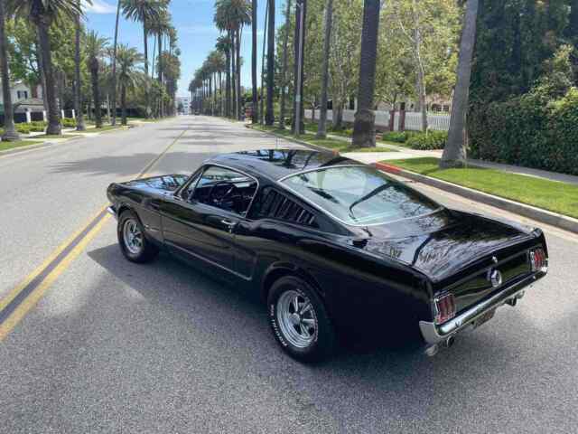 Ford Mustang Fastback 1965 image number 9