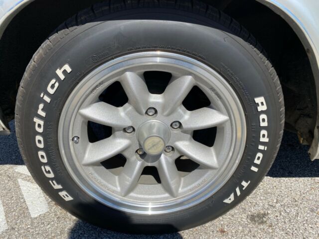 Chevrolet Corvair 1967 image number 10