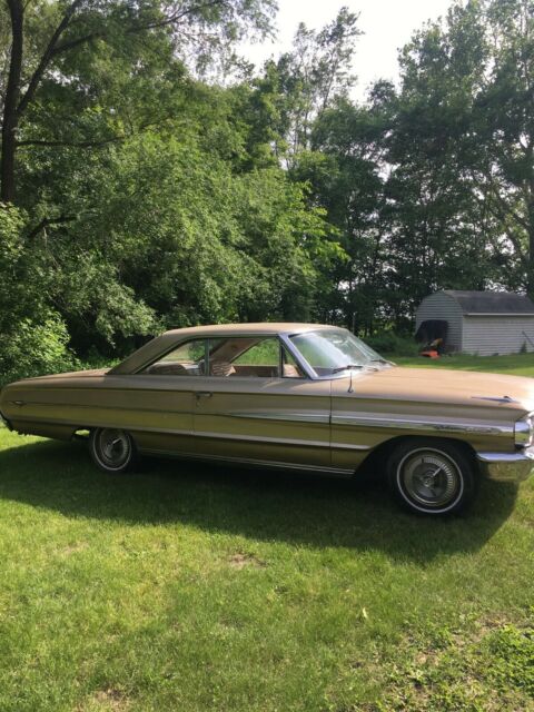 Ford Galaxie 1964 image number 0