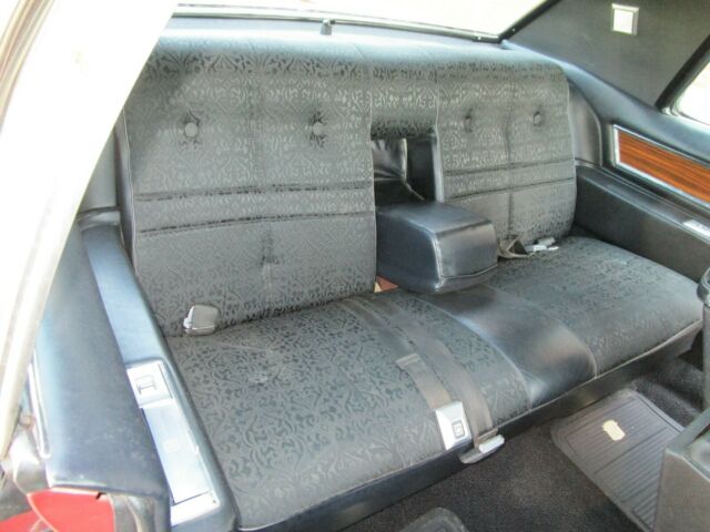 Cadillac DeVille 1972 image number 15