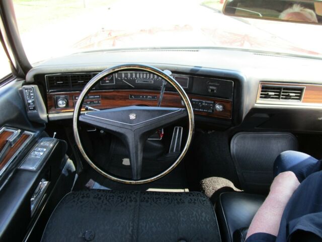 Cadillac DeVille 1972 image number 16
