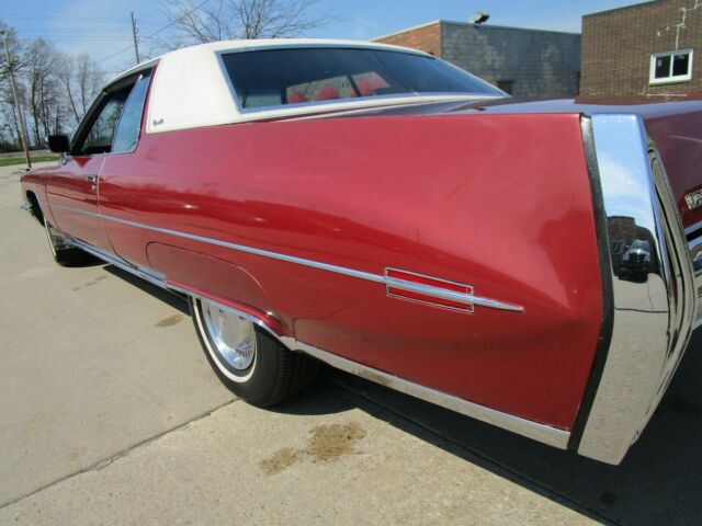 Cadillac DeVille 1972 image number 28