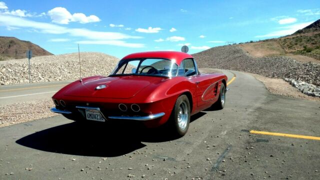 Chevrolet Corvette 1961 image number 14