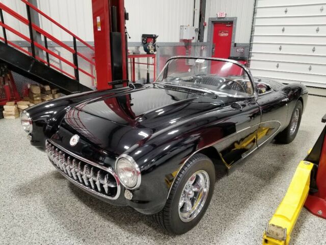 Chevrolet Corvette 1956 image number 10
