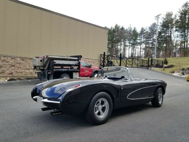 Chevrolet Corvette 1956 image number 2
