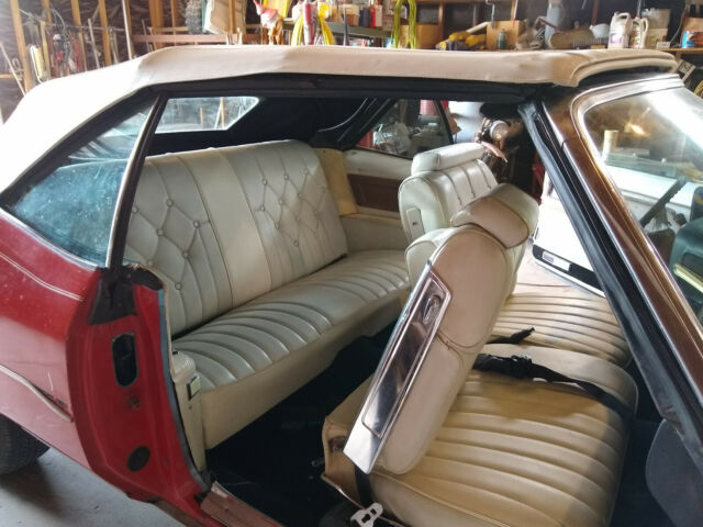 Pontiac Grandville 1974 image number 1