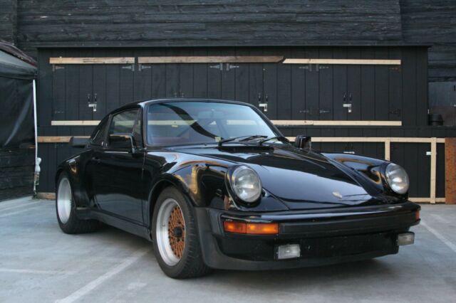 Porsche 911 1976 image number 0