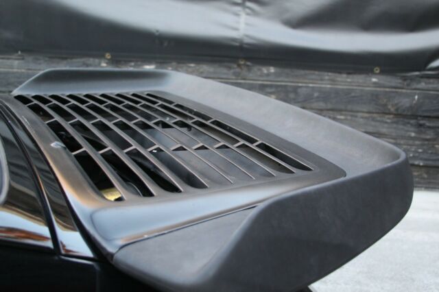 Porsche 911 1976 image number 1