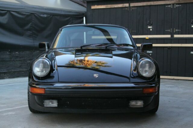 Porsche 911 1976 image number 16