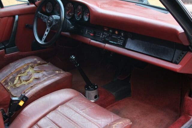 Porsche 911 1976 image number 34