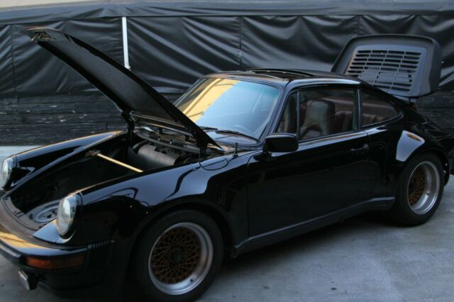 Porsche 911 1976 image number 43