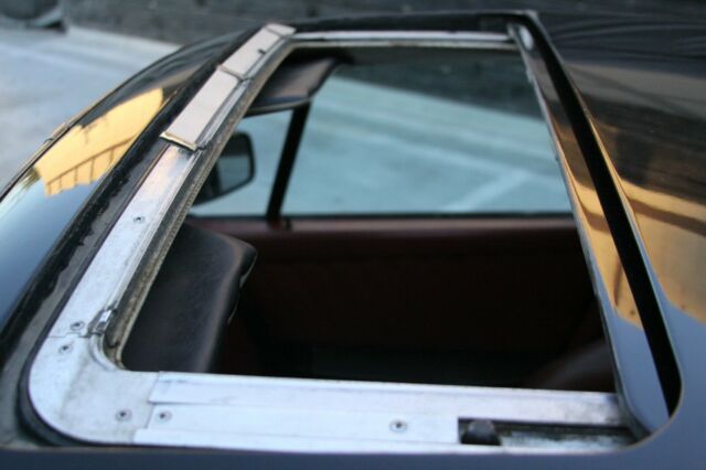Porsche 911 1976 image number 9