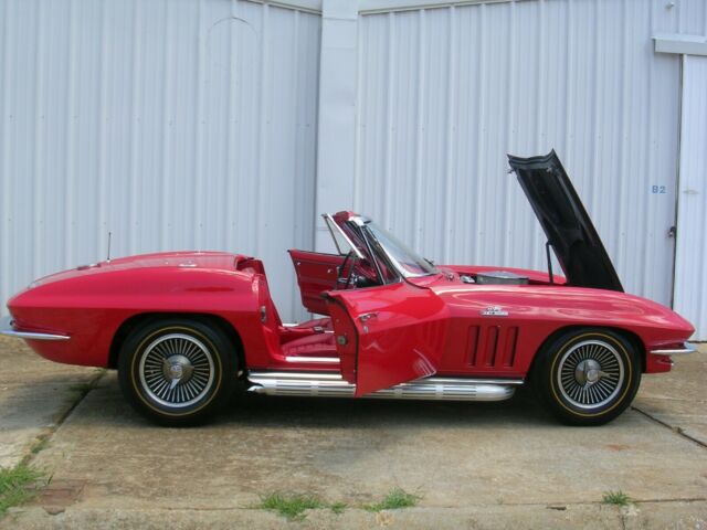 Chevrolet Corvette 1966 image number 2