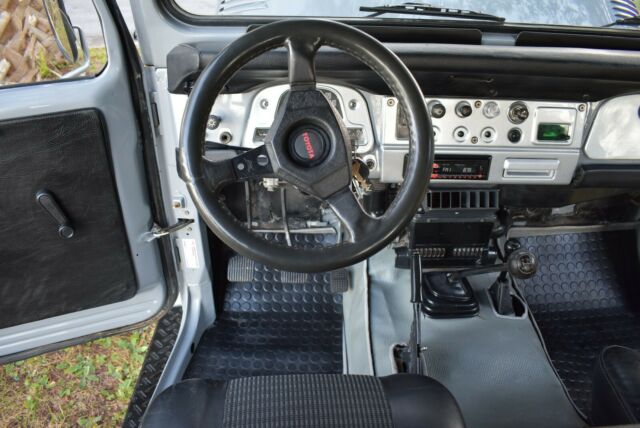 Toyota 1984 Diesel Land Cruiser BJ42 1900 image number 37