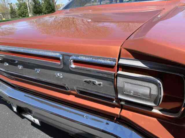Plymouth GTX Hardtop 1968 image number 2