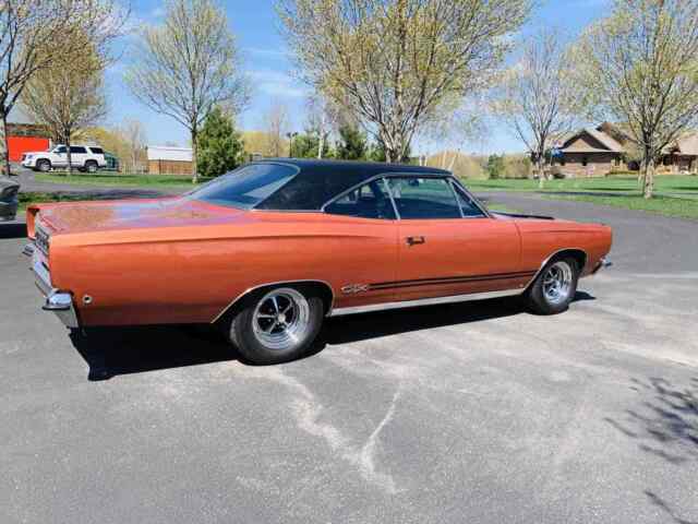 Plymouth GTX Hardtop 1968 image number 3
