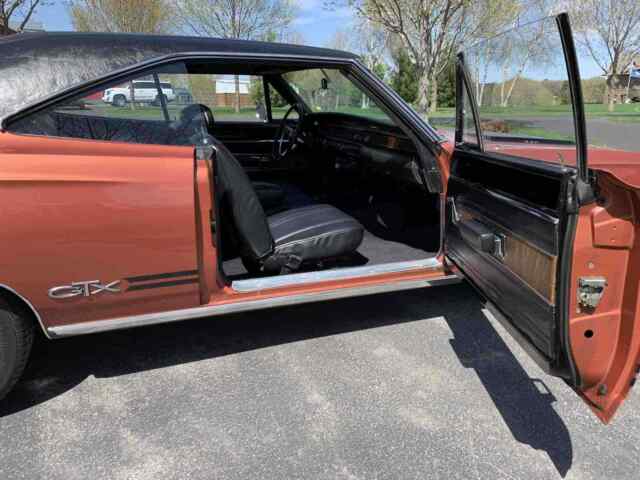 Plymouth GTX Hardtop 1968 image number 5