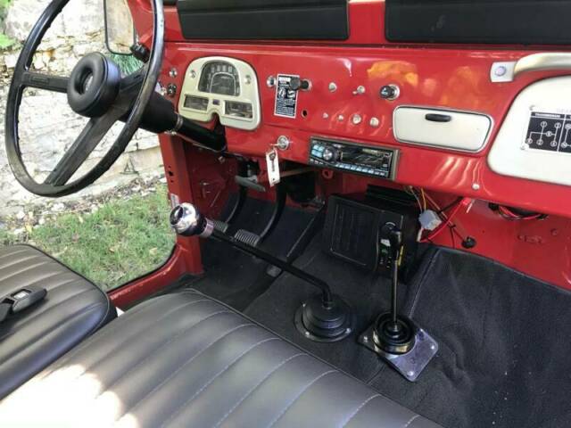 Toyota Land Cruiser 1971 image number 34