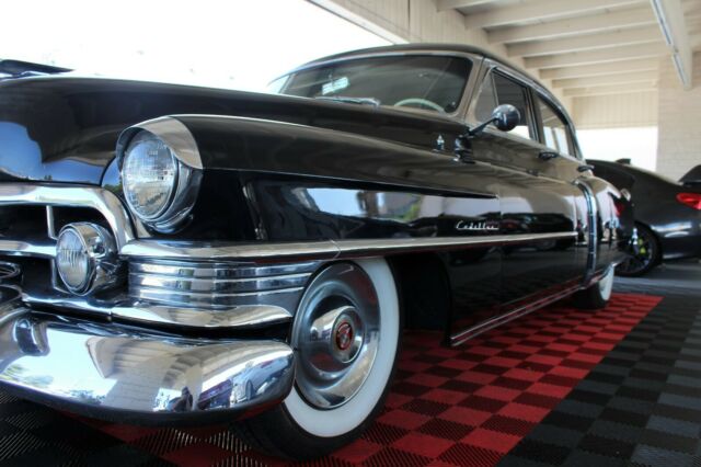 Cadillac STS 1950 image number 23
