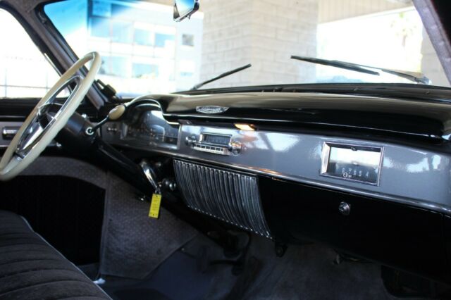 Cadillac STS 1950 image number 7
