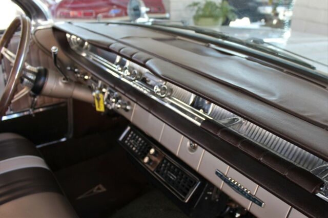 Pontiac Bonneville 1961 image number 13