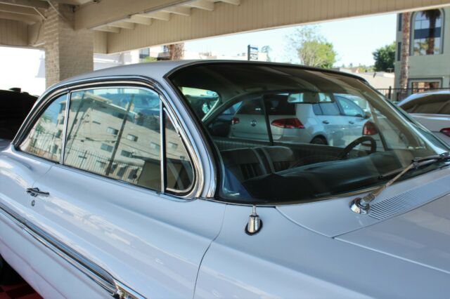 Pontiac Bonneville 1961 image number 21