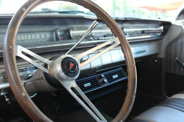 Pontiac Bonneville 1961 image number 36