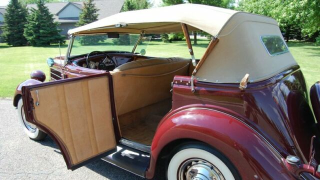 Ford Phaeton 1935 image number 14