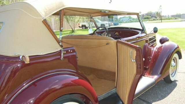 Ford Phaeton 1935 image number 16