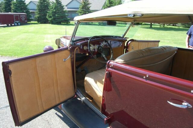 Ford Phaeton 1935 image number 36