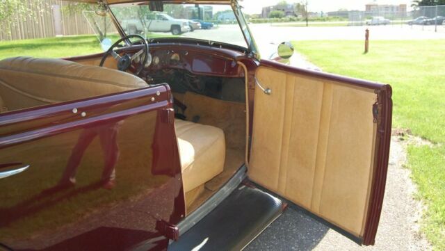 Ford Phaeton 1935 image number 38