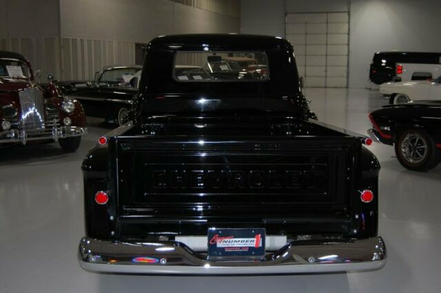 Chevrolet 3100 Pickup 1955 image number 2