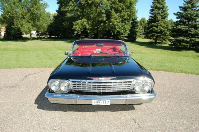 Chevrolet Impala 1962 image number 1