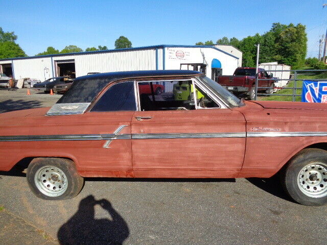 Ford Fairlane 1964 image number 2