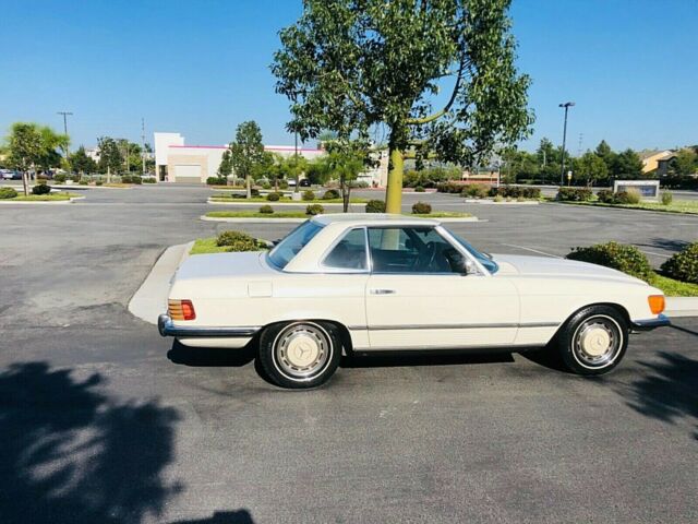 Mercedes-Benz SL-Class 1972 image number 32