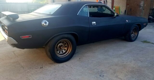 Dodge Challenger 1971 image number 24