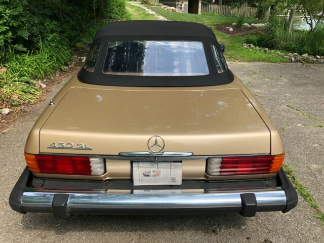 Mercedes-Benz SL-Class 1976 image number 1