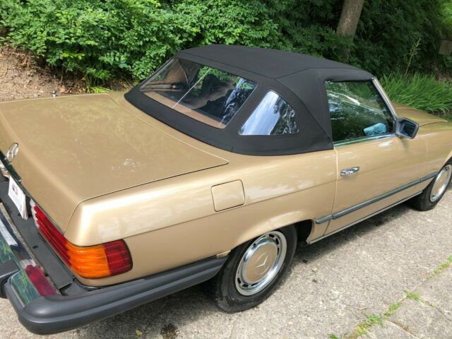 Mercedes-Benz SL-Class 1976 image number 10