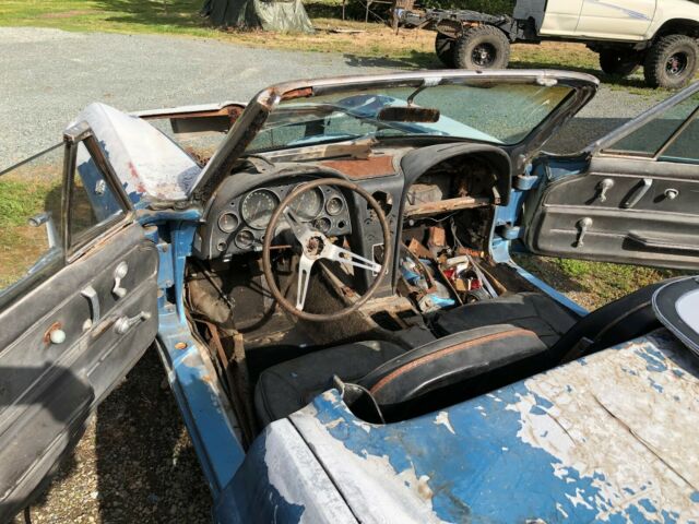 Chevrolet Corvette 1966 image number 21