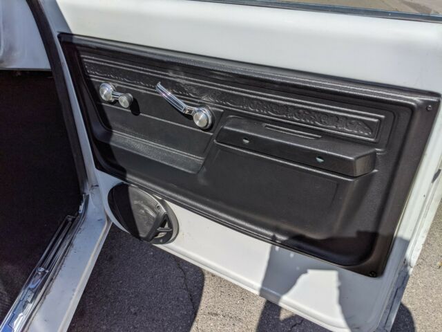 Chevrolet C-10 1967 image number 13