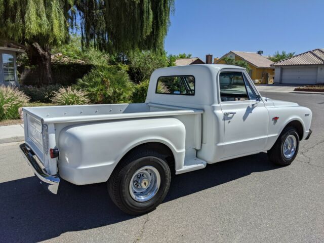 Chevrolet C-10 1967 image number 2