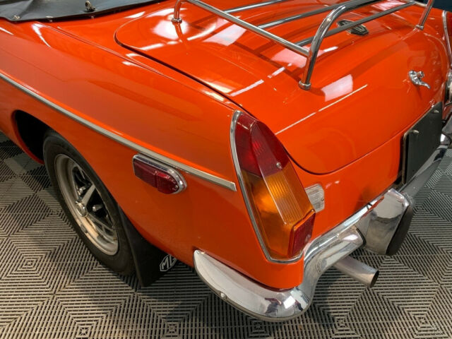 MG MGB 1971 image number 10